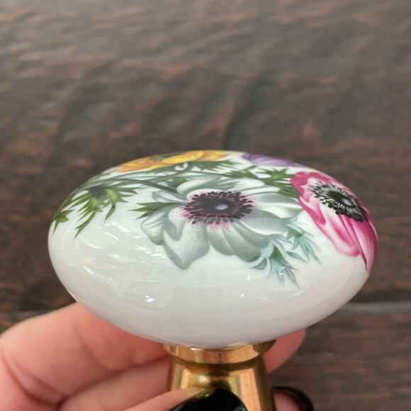 Vintage Porcelain Door Knob Floral Hand Painted? White with Flowers Single - Picture 4 of 16